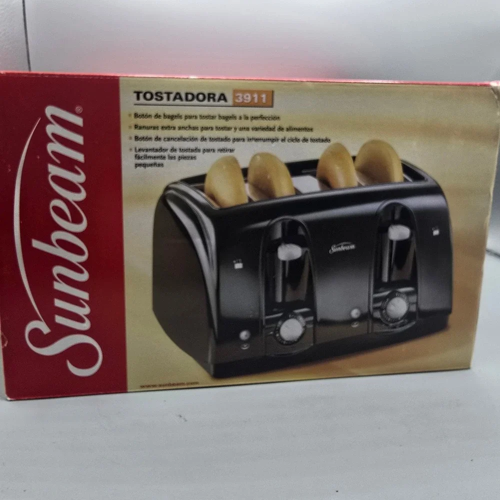 Sunbeam 3911 4-Slice Toaster Black Extra-Wide Slots Bagel Button New in Box